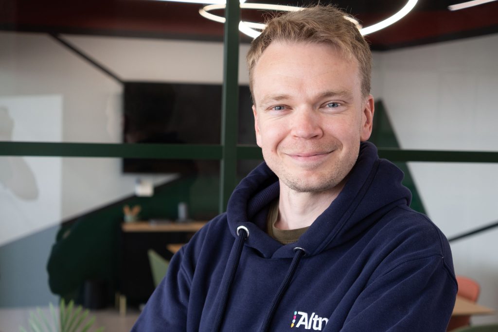 Rob — Purchasing Manager
