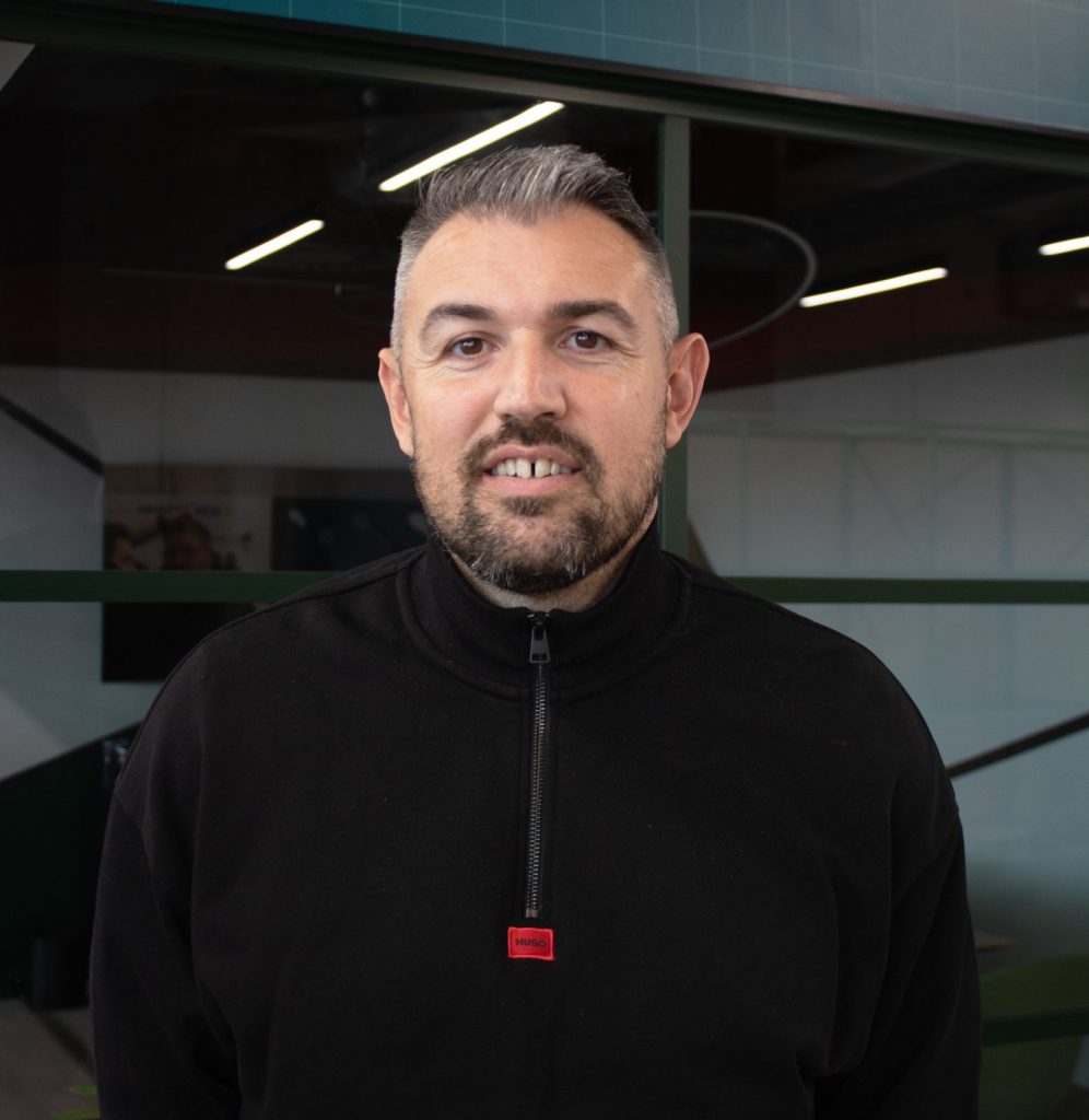 Simon — Purchasing Manager
